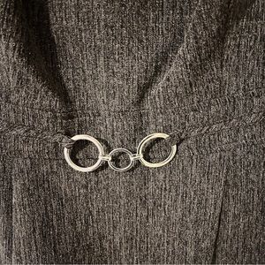 Adorable pencil dress with detail 👠